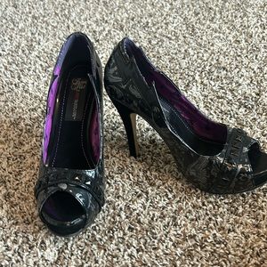Justfab black and purple size 7 heels